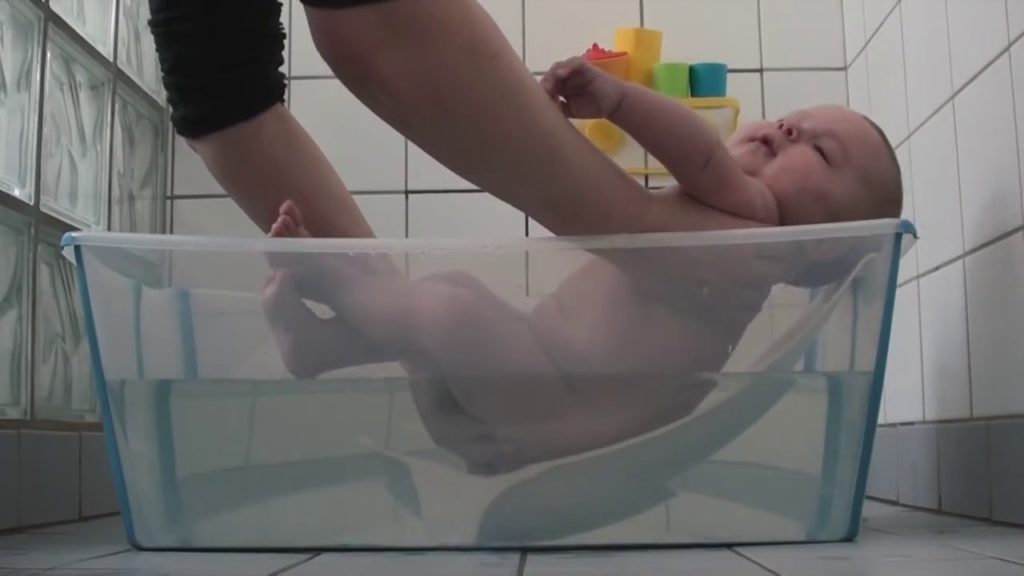 assento na banheira garante mais segurança