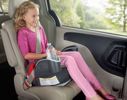 menina no carro