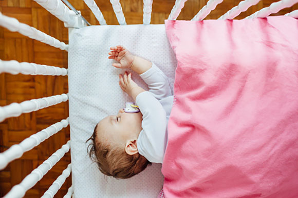 como fazer o bebê dormir sozinho