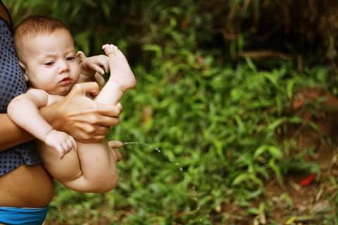 mãe e bebê higiene natural