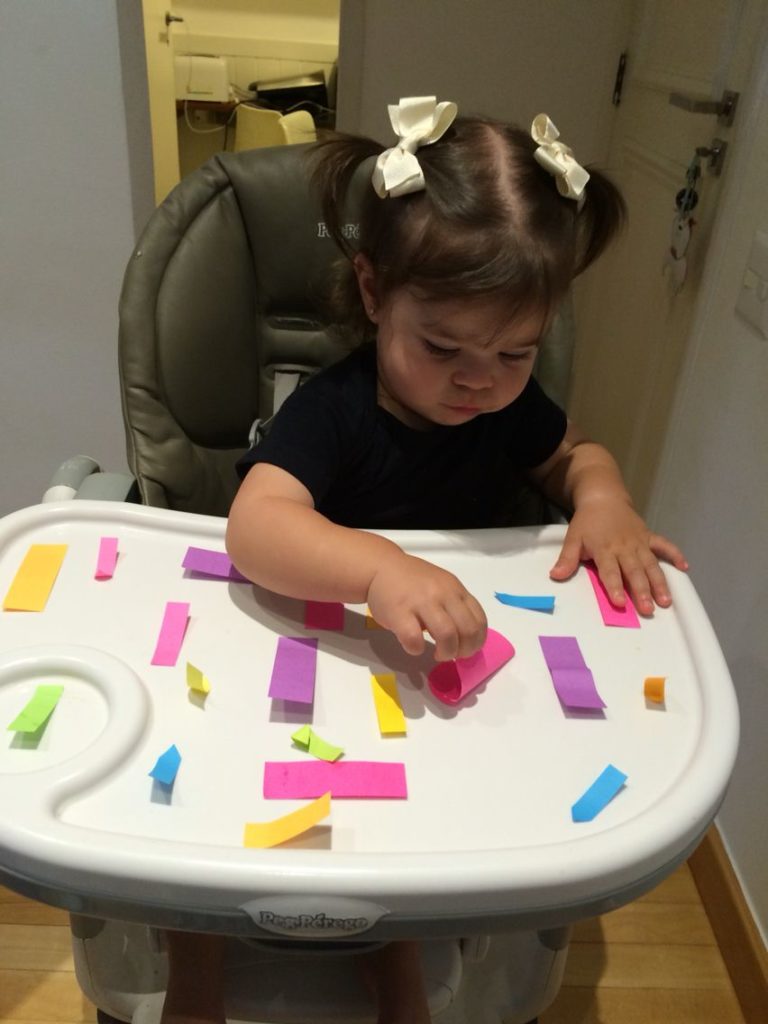 colar e descolar post it atividades de coordenação motora